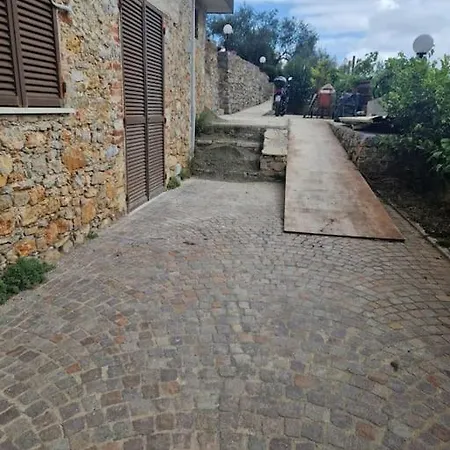 Le Iris Delle Cinque Terre La Spezia