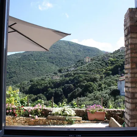 Le Iris Delle Cinque Terre *